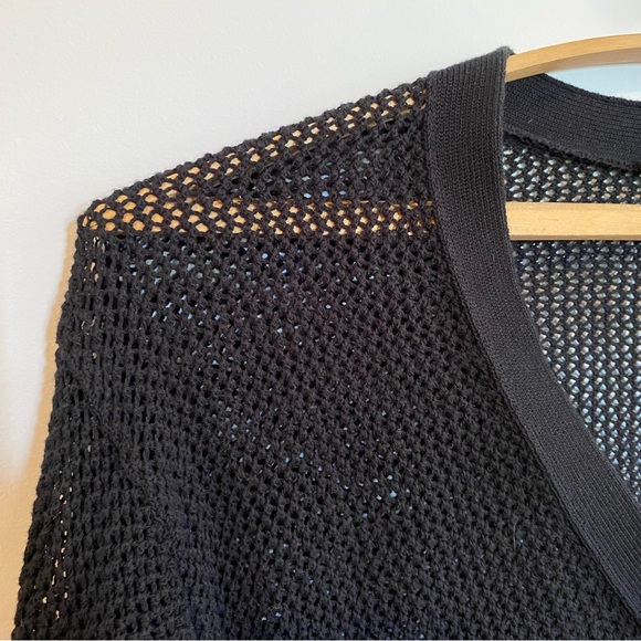 Uniqlo black cropped crochet cardigan - Picture 5 of 5